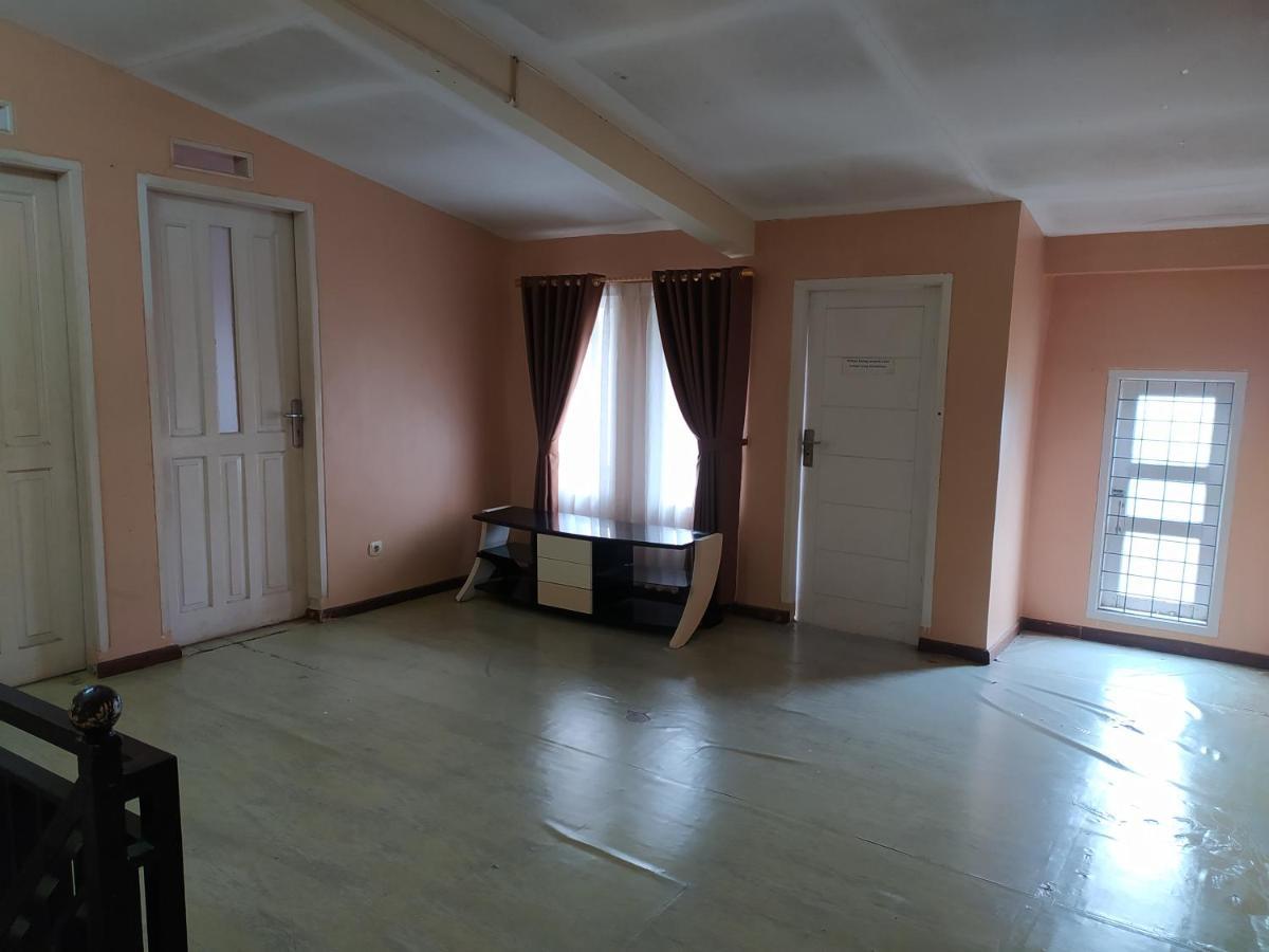 Villa Beverly Lembang Exteriör bild