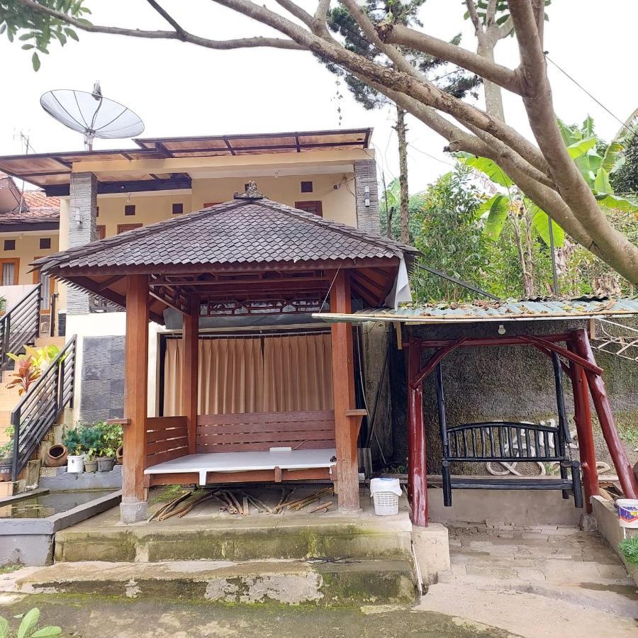 Villa Beverly Lembang Exteriör bild